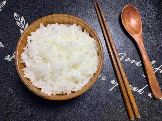 原创            老祖宗喊你吃主食！“五谷为养”被抛弃，现代人减肥把身体作坏了