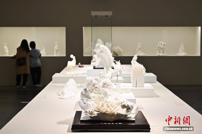 “中国白·德化瓷”艺术大展在广州开幕
