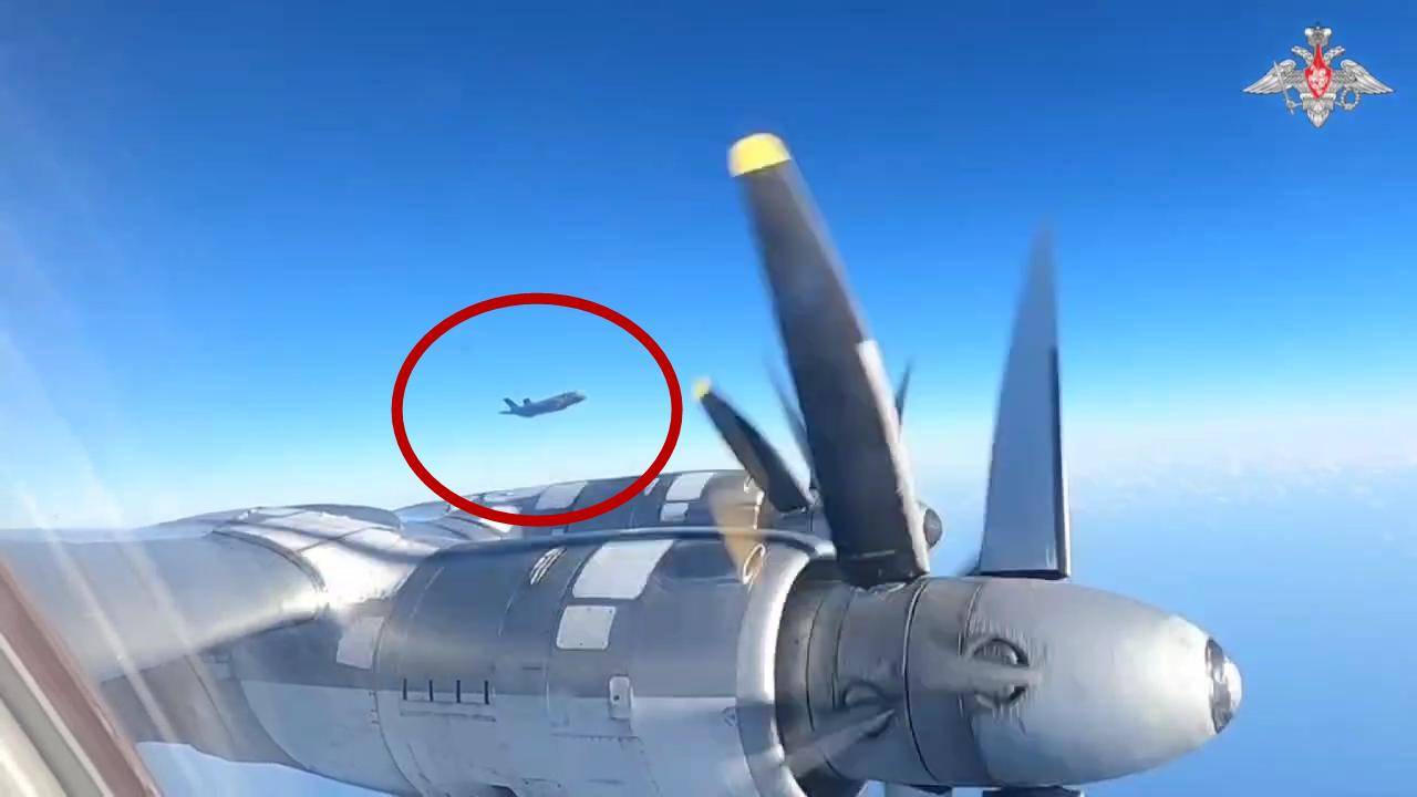 俄方曝光，歼16首次对抗F35！全球最强四代重战，打遍美日五代机