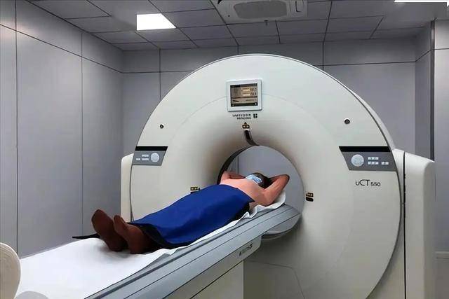 医生提醒：肺部CT尽量不要做？检查时要警惕4点，很多人不清楚