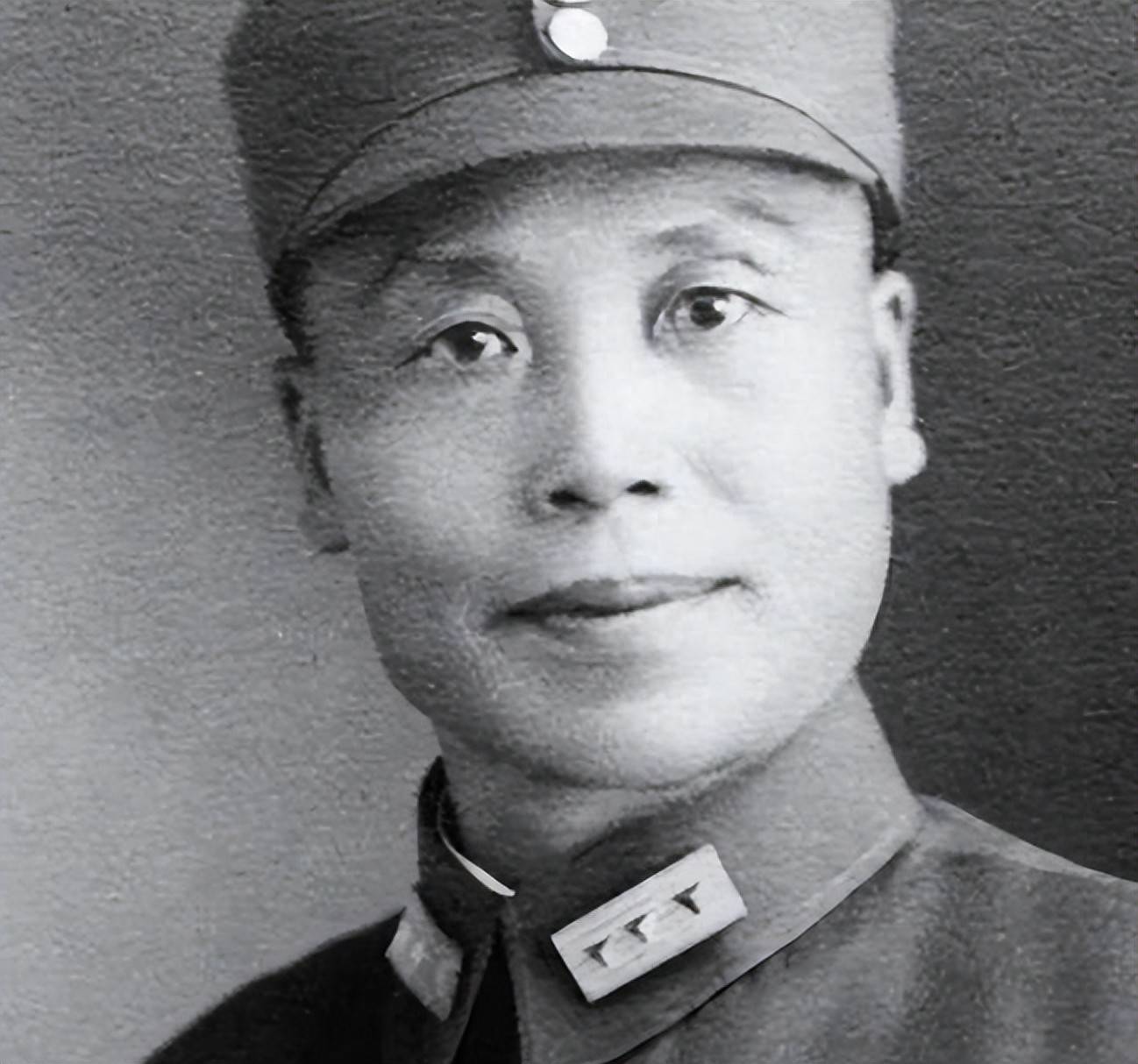 李宗仁捐给国家十二箱赝品字画，毛主席大手一挥，给他12万美金