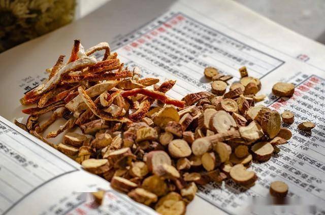 下焦湿热不用慌！经典易黄汤来帮忙，男女通用的祛湿良方