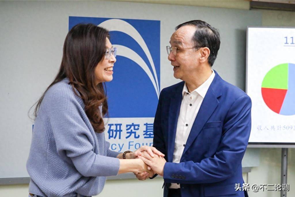 原创            走新路还是高冷范，郑丽文为何不向对手示弱？“三诸侯”暗气暗憋