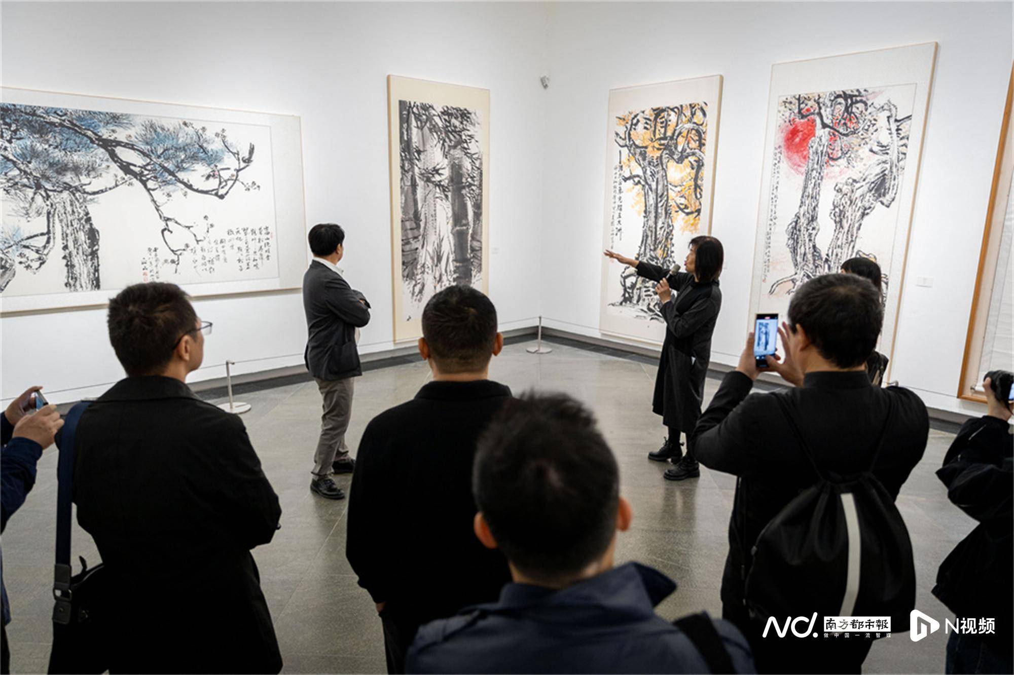 从马六甲到广州：海外华人艺术家锺正山回顾展开幕