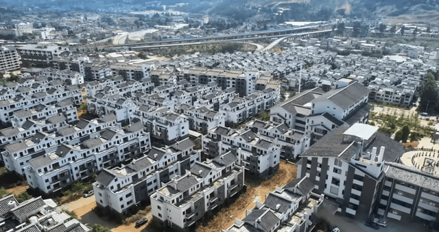 36亿砸出个空城？云南这个“国内第一玉器城”，真没救了吗？