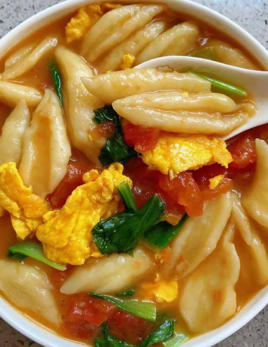 面食的千种姿态：从山西刀削面到广东云吞的旅程