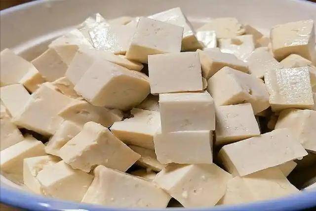 豆腐立大功！医生研究发现：豆腐对这5种慢性病有好处！或可常吃