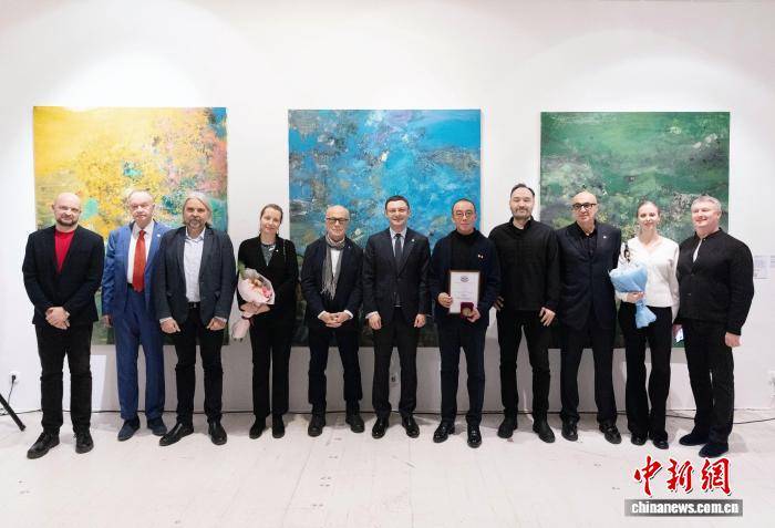 “牟克：时间与空间”绘画艺术展在莫斯科开幕