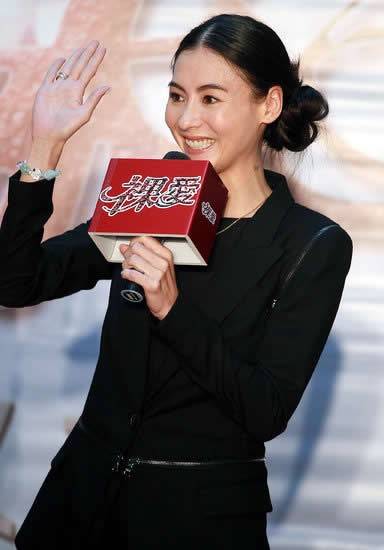 情义错付？张柏芝与余毓兴合约纠纷背后的真相与牺牲