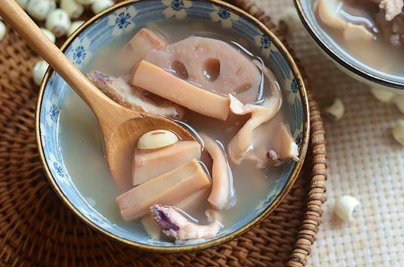 原创            气血不足的女人，大雪后就喝这碗“回血汤”，越喝皮肤越润，越喝越养气血