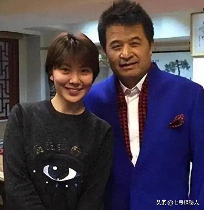 原创            她是毕福剑关门弟子，师父落魄时不离不弃，如今四处旅游好不惬意