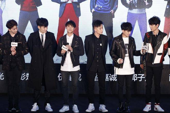 原创            时代少年团缺席星光大赏舞台引争议：5842万星光值为何换不来一个表演机会？