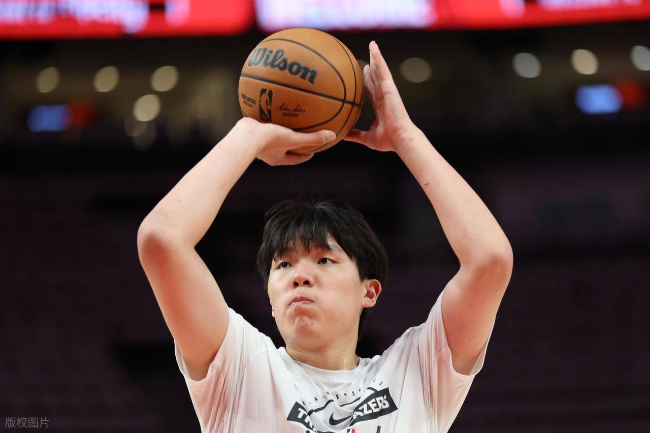 原创            不打了！再见杨瀚森！NBA生涯第一次退赛