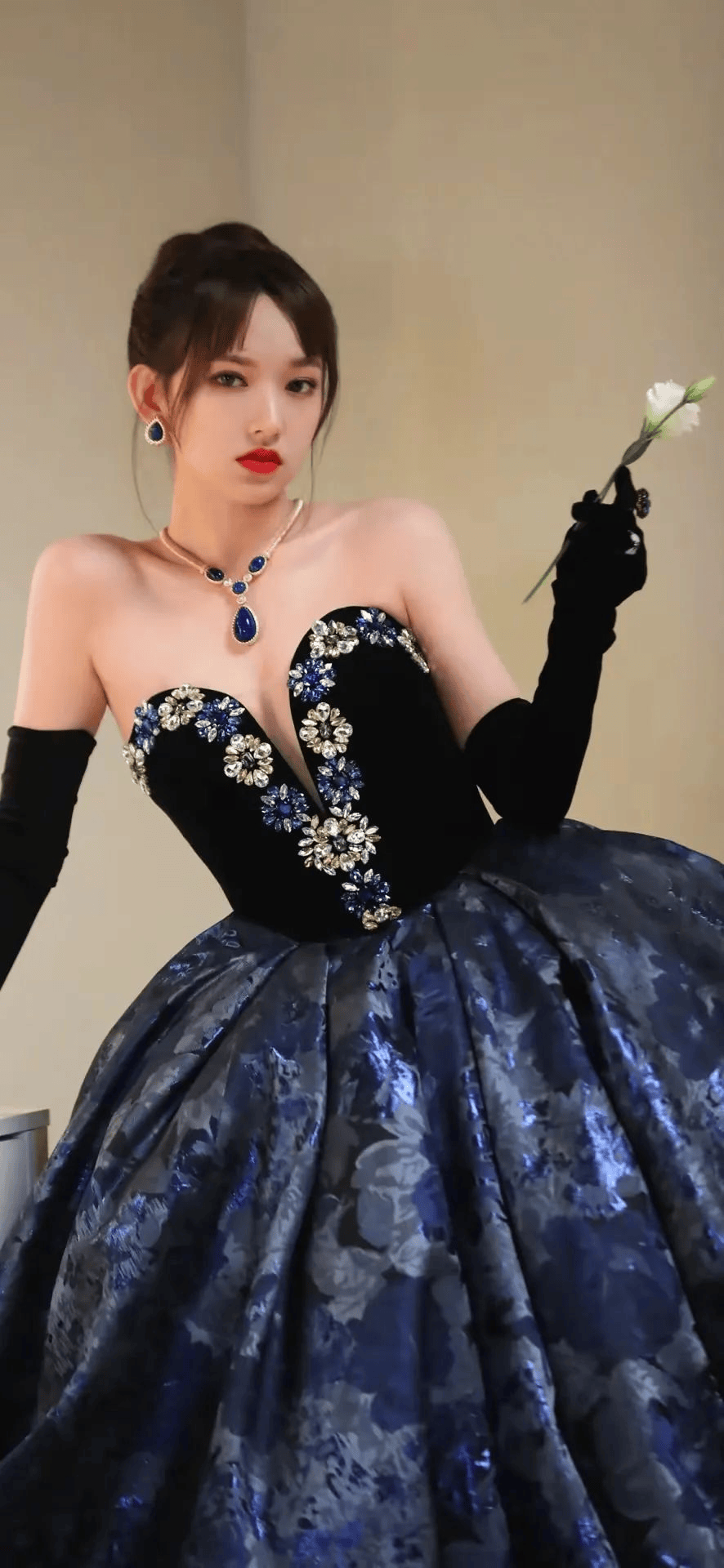 美女壁纸 | 程潇，性感迷人，精致写真