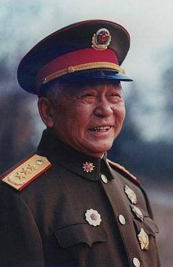 原创            尤太忠去看望母亲，发现母亲要出门乞讨，当即大声斥责了当地领导