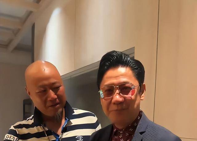 原创            时隔8年，2次醉驾身败名裂的上海名嘴毛威，似乎仍对酒情有独钟