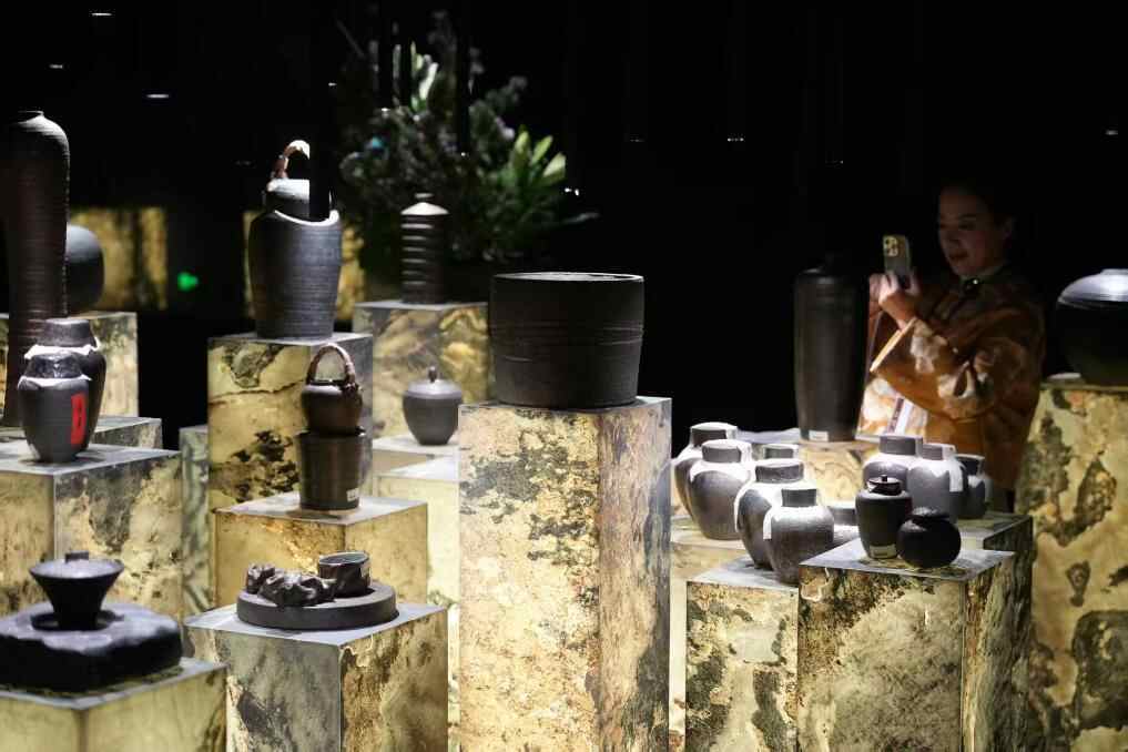 荥经砂器艺术展亮相中国非遗馆