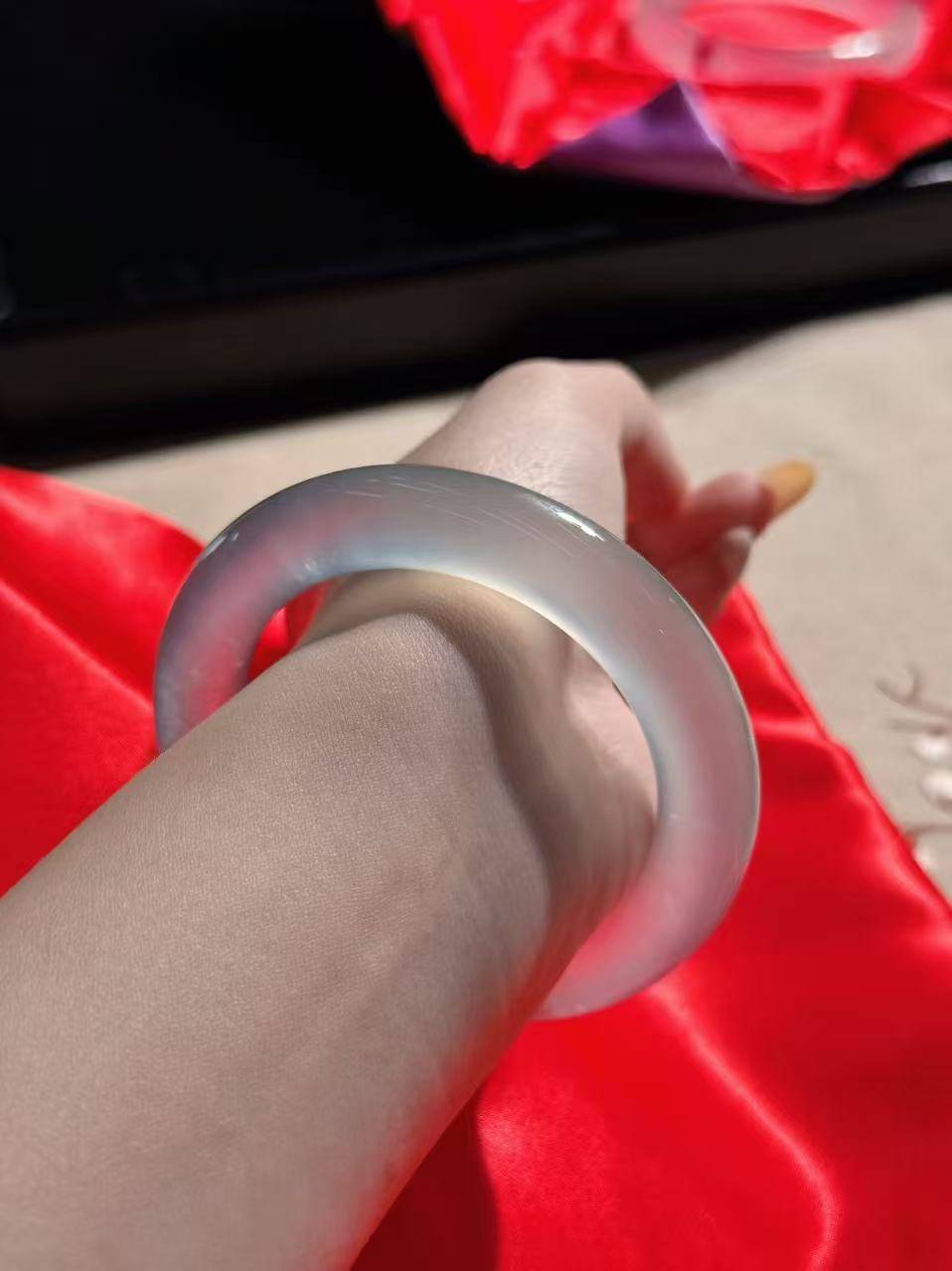 平洲玉器街热门靠谱商家推荐2025指南：新手如何精准避坑，找到源头好货