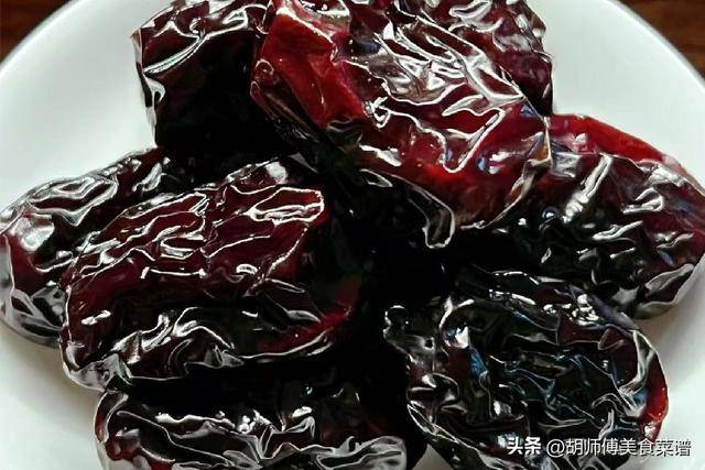 “冬天吃一果，中药不用喝”，一健脾，二安神，三补血，别不懂吃