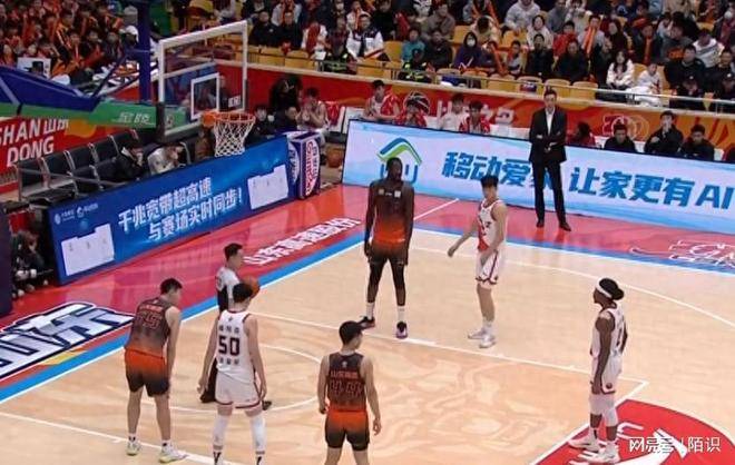 原创            山东高速男篮：邱彪解决了三个难题，让球队看上去比上赛季更强大