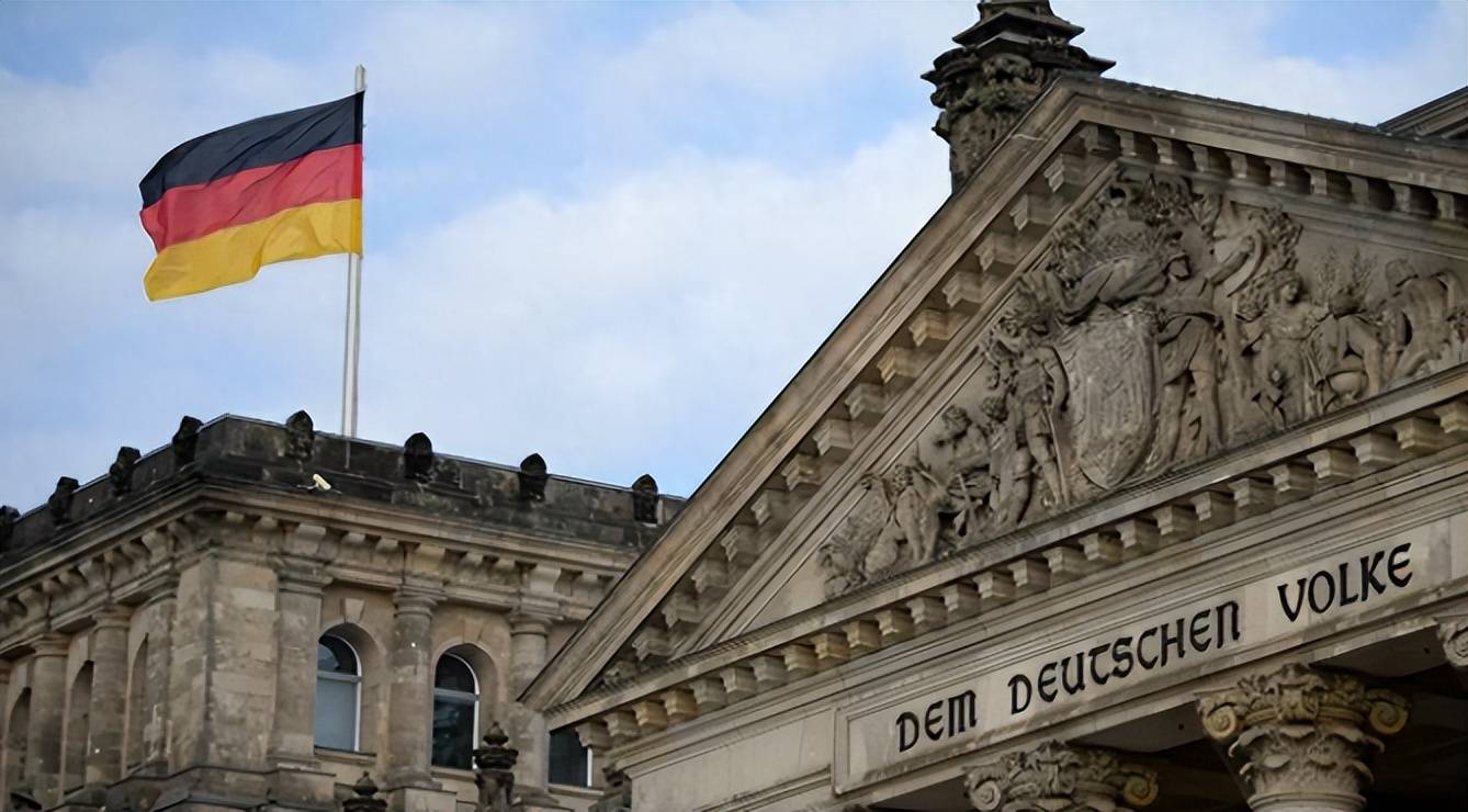 欧美同乌陷入死局？俄军全面轰炸乌克兰能源电力，和谈或成笑话，特朗普釜底抽薪，乌扛不过冬？