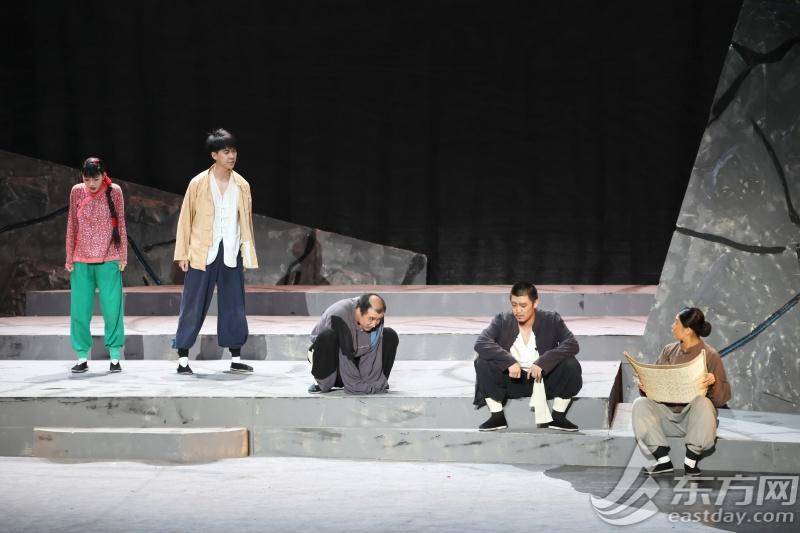 直击上海视觉艺术学院表演专业毕业大戏《生死场》：大荒之上，生命如歌 | 组图