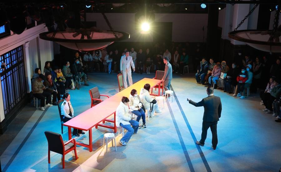 “专业剧场无法复制”，上海海关钟楼上演实镜历史剧