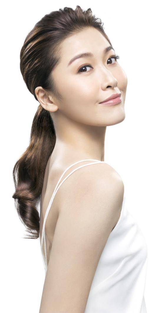 香港知名女星紧急入院，因轻视感冒变大病，感谢老公悉心照顾