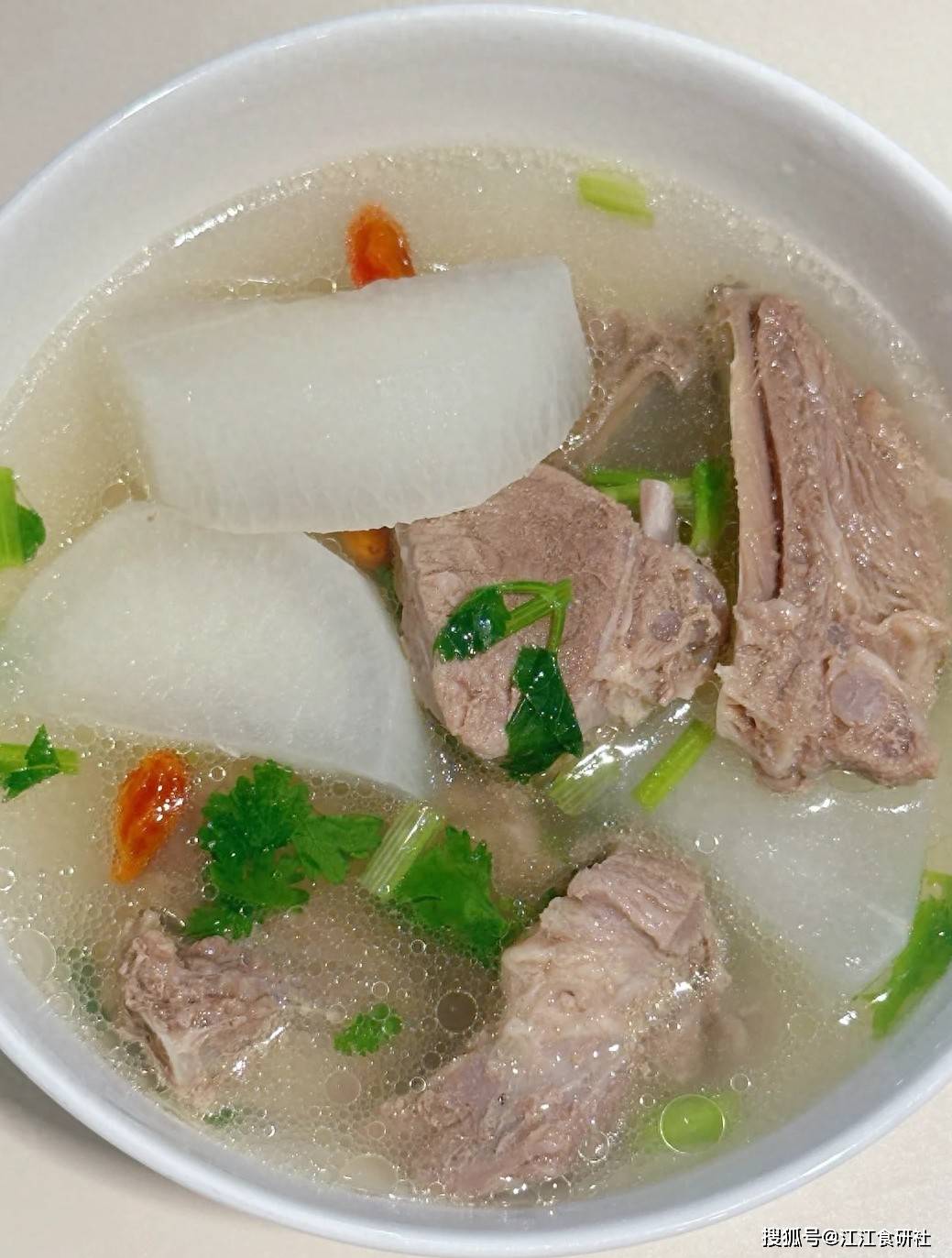 原创            下周降温，建议多吃3种“防寒菜”，补足营养，温暖好过冬