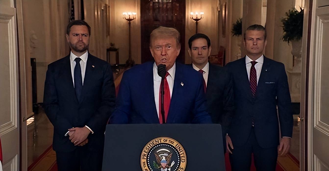 谈判结果出来了！泽连斯基表态，特朗普回应四个字，普京发出警告，对外释放信号非同寻常