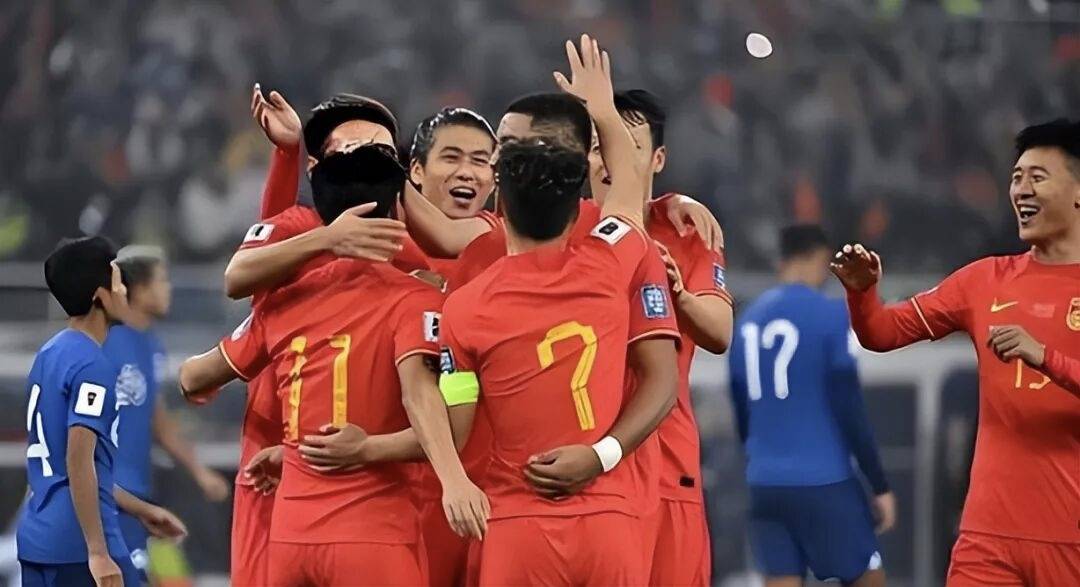 原创            国足终于开窍？归化500万欧荷甲天才，这兽腰能救中国足球吗？