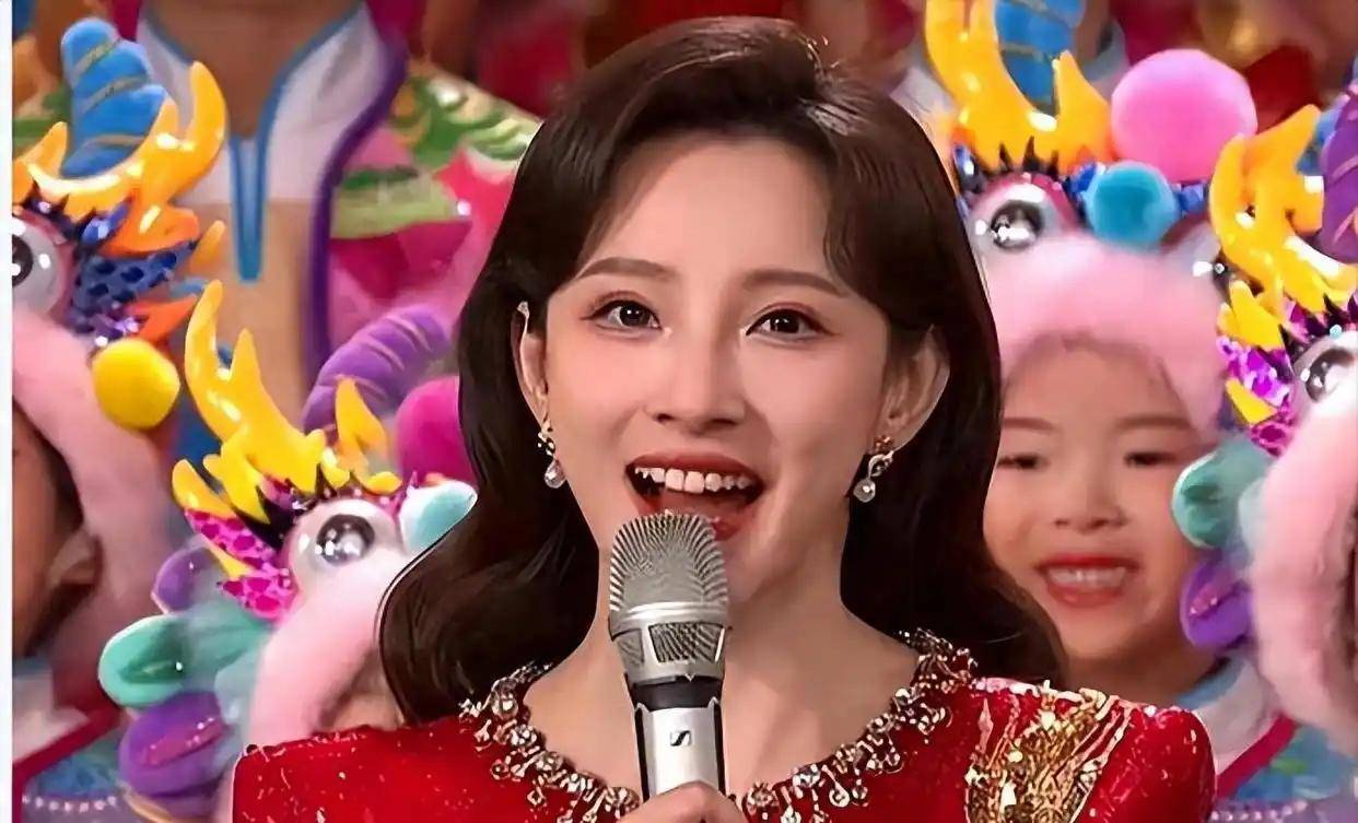 2026年春晚官宣后炸锅！观众遭吐槽:全民狂欢的年味到底去哪了？