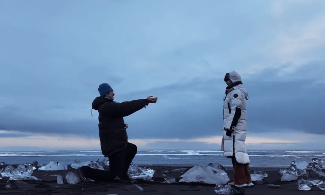 金莎宣布被男友孙丞潇求婚！二人在冰岛拥抱热吻好浪漫