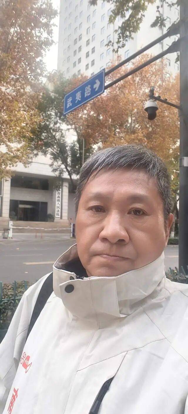 大学教授被控贪污40余万元被判两年半，教授喊冤，时隔6年法院指令再审