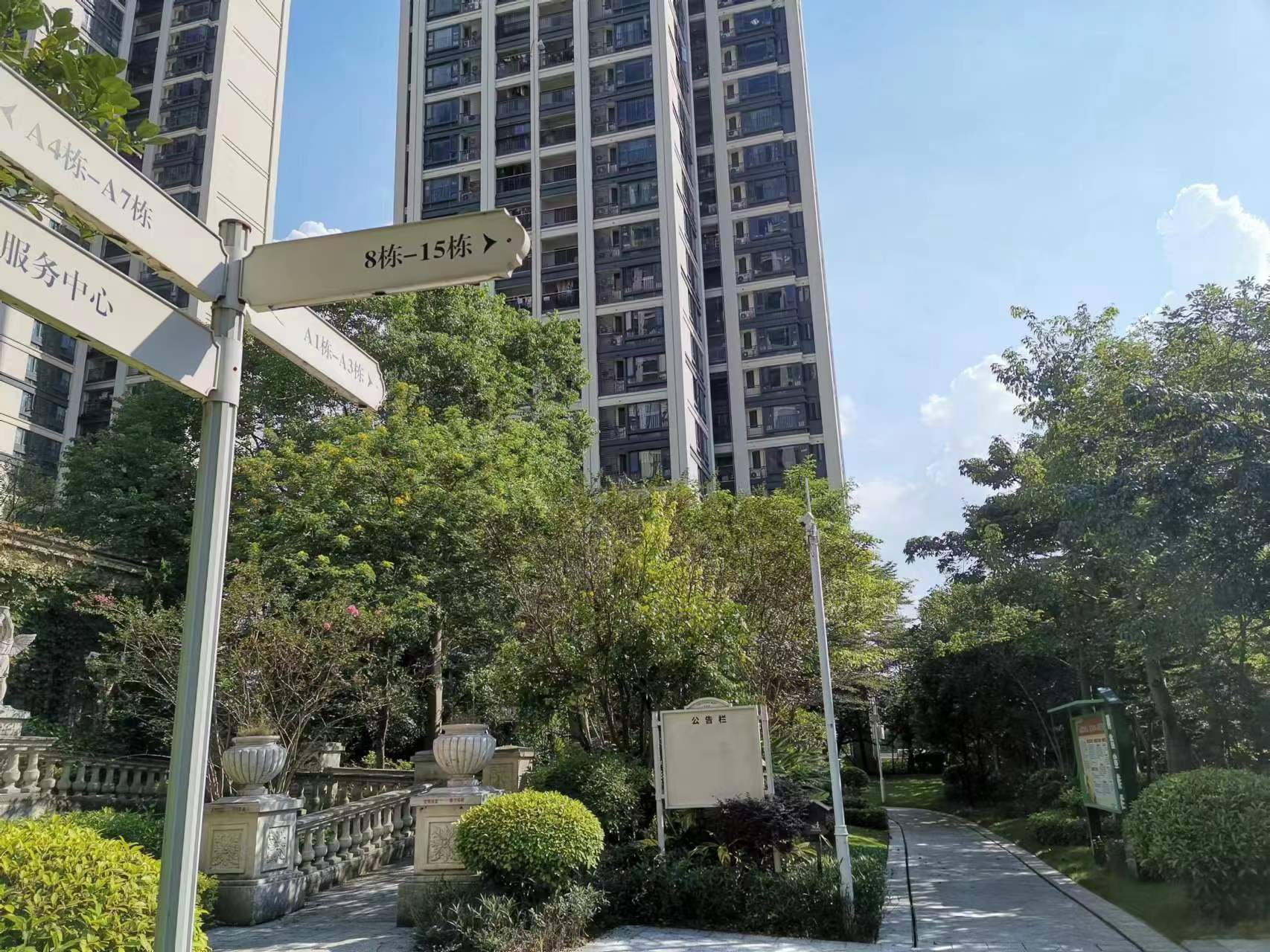 原创            男生喜欢你又克制的表现，那个“不敢碰”你的男生，不是怂，是在用尽全力爱你