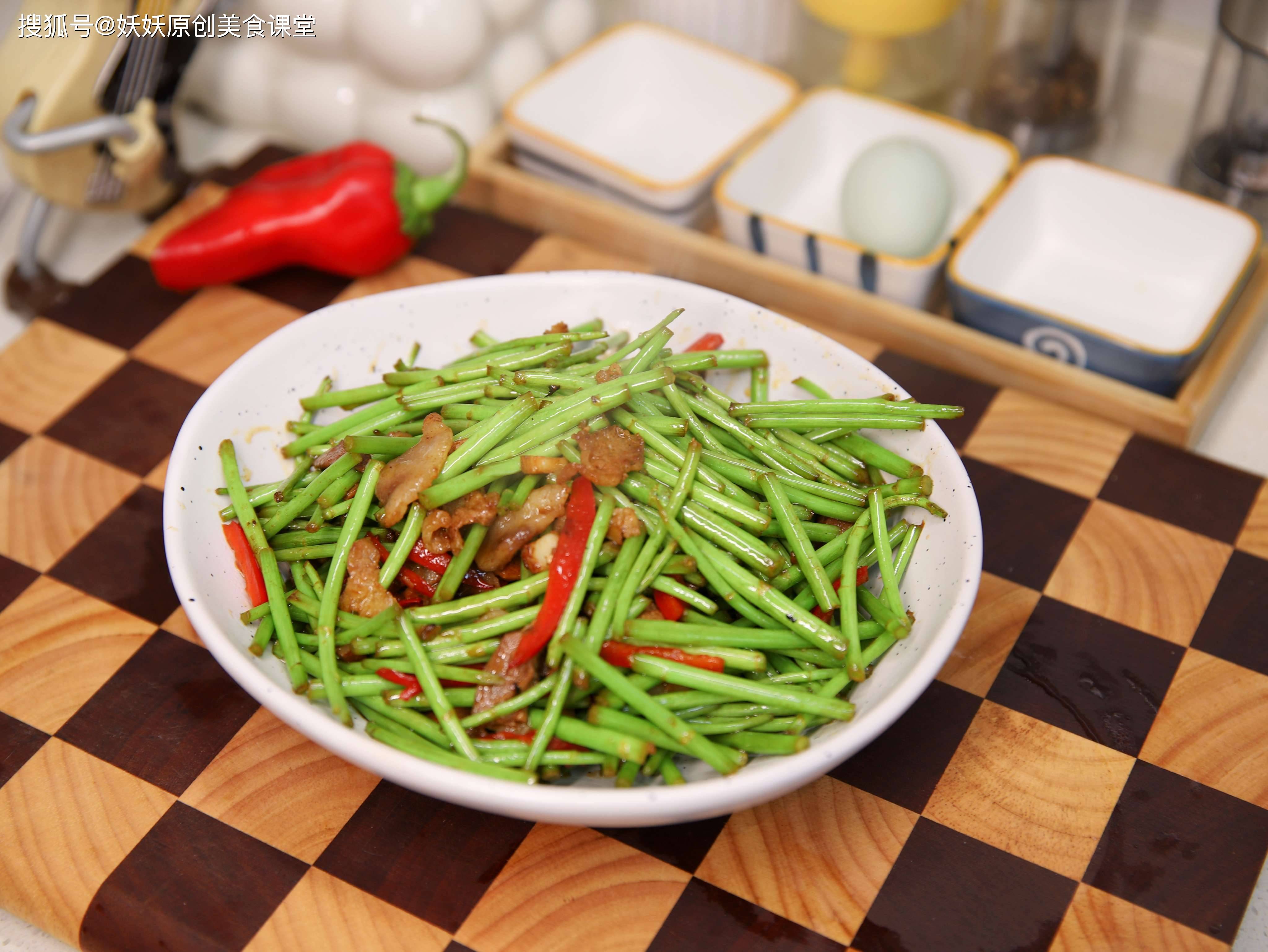 原创            冬天这菜正鲜嫩，一排毒二护肝三助眠，不懂吃就太可惜了！