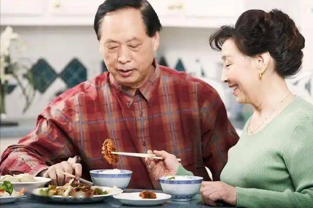 越来越多的人查出糖尿病！提醒：罪魁祸首已揪出，5种食物别多吃