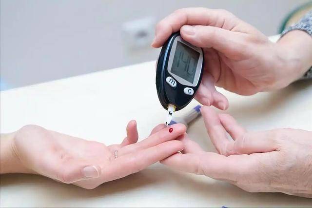 橙子集中上市！医生再次提醒：高血糖患者吃橙子，需多注意这5点