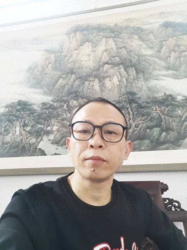 当代著名画家王井龙