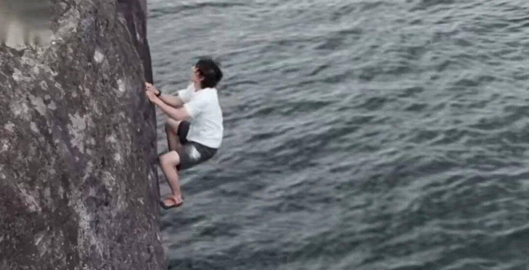 原创            顶流惊魂！王一博15米崖壁坠海，娱乐圈"用命博热度"该停了