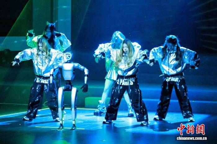 用AI讲好中国故事 2025古剑山·大学生AI艺术应用创新大赛落幕