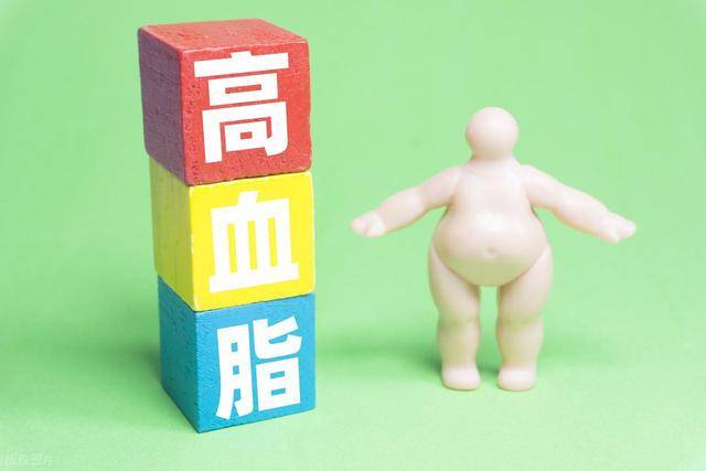 45岁女子查出高血脂，天天吃牛肉，复查时医生称赞：4点做得好