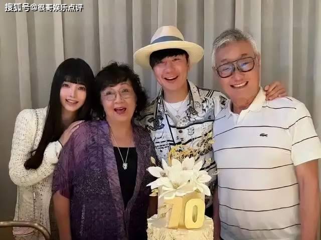 原创            男星恋上网红女友，全网热议吵翻了天，这瓜到底香不香？