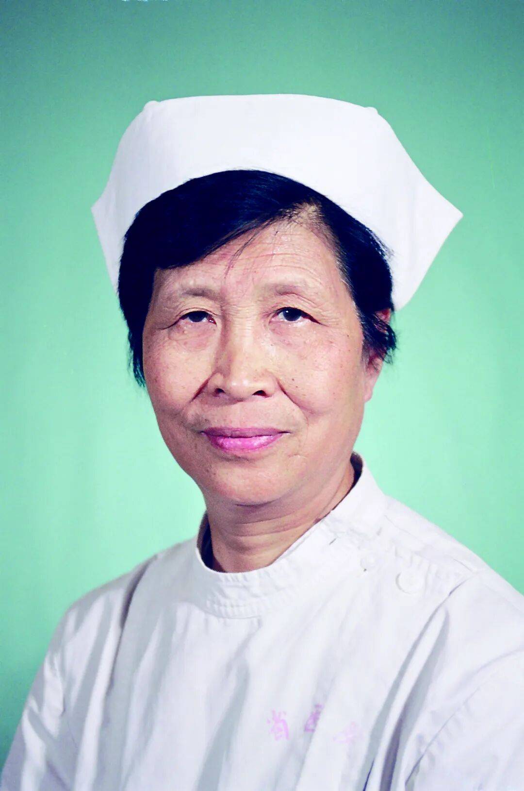 南丁格尔奖章获得者孔芙蓉：把“为人民服务”精神永远发扬下去