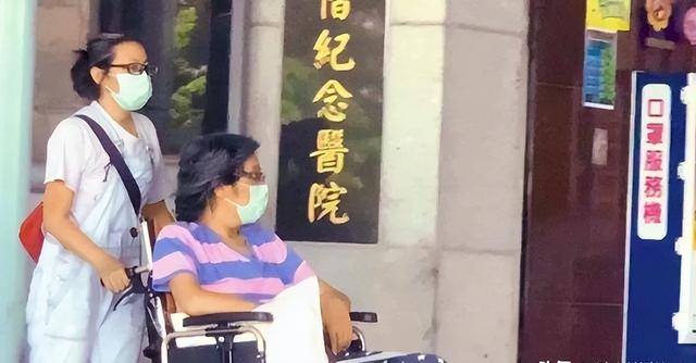 原创            57岁知名音乐人袁惟仁被送急诊，6年前因跌倒致脑溢血