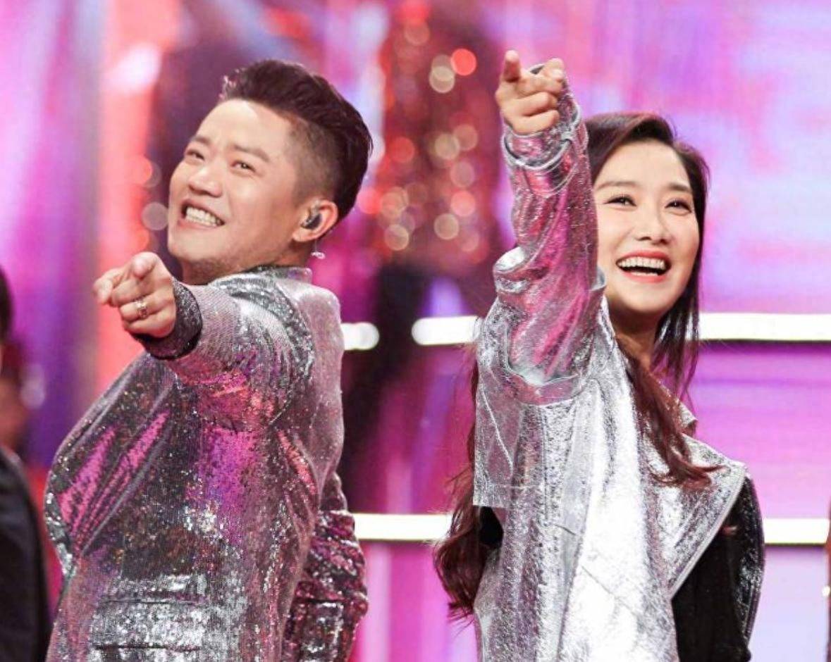 大难临头各自飞？"手表风波"仅5月，玲花官宣好消息，曾毅被抛弃