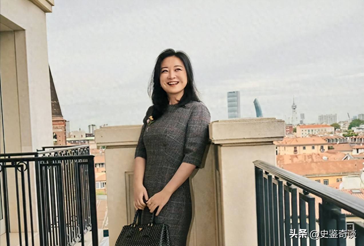 原创            拒绝上春晚、解散公司，淡出综艺，43岁的贾玲把自己作没了？