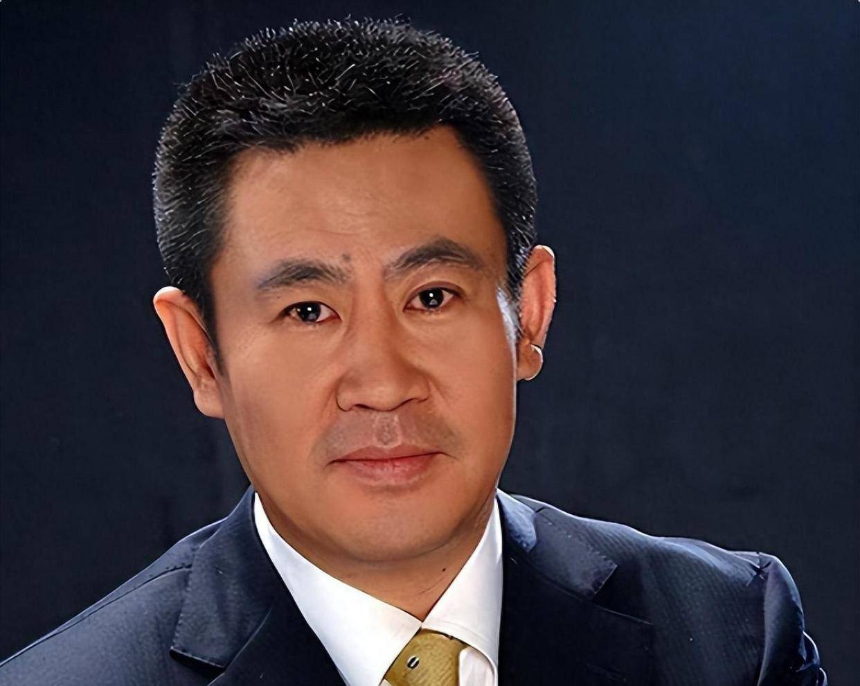 原创            他刚退休半年就去世了！一辈子无子无女，比罗京更令人难以释怀