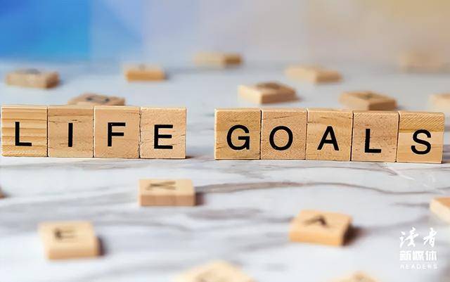 一个人最大的自律，不是减肥瘦身，不是早睡早起，不是运动打卡，而是要有一种强大且清晰的……