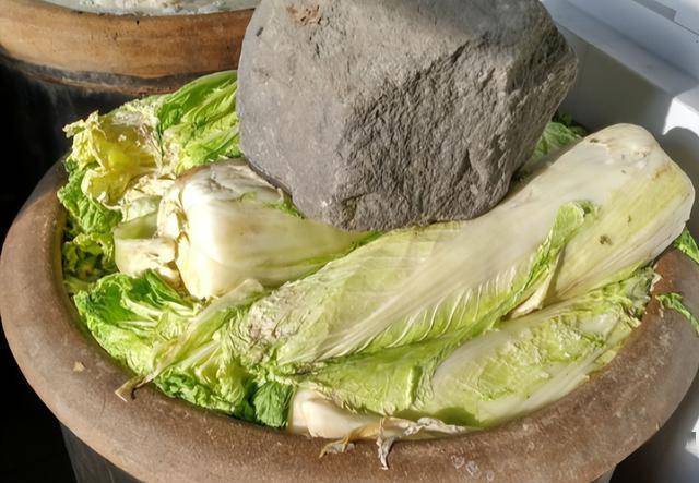 酸菜火了? 医生发现:爱吃酸菜的人，肠道菌群更健康，真的吗?